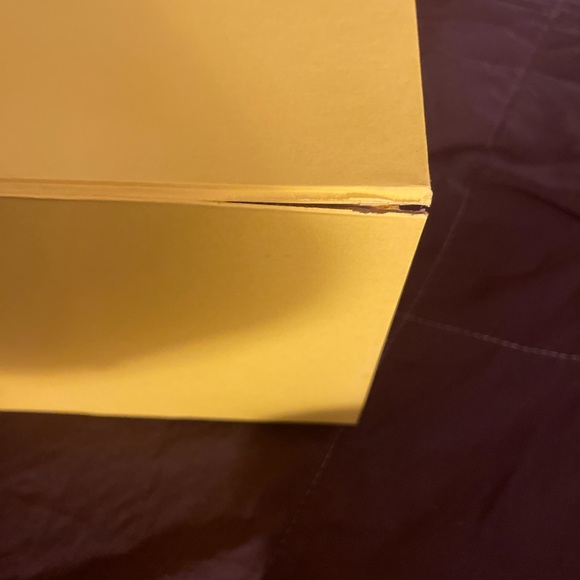 Myth Empty Gift Box Yellow Magnetic Closure w/tie - Picture 10 of 11